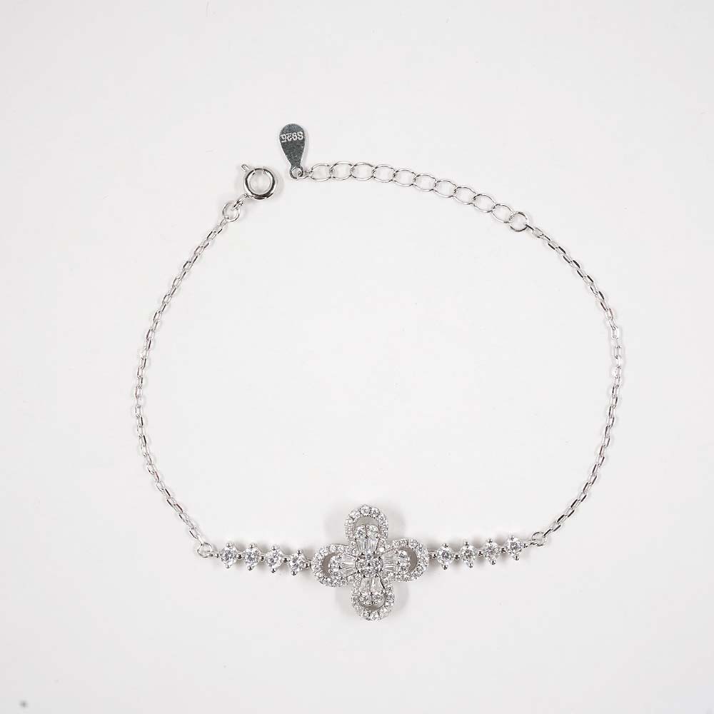 Aurora Sparkling Flower Bracelet