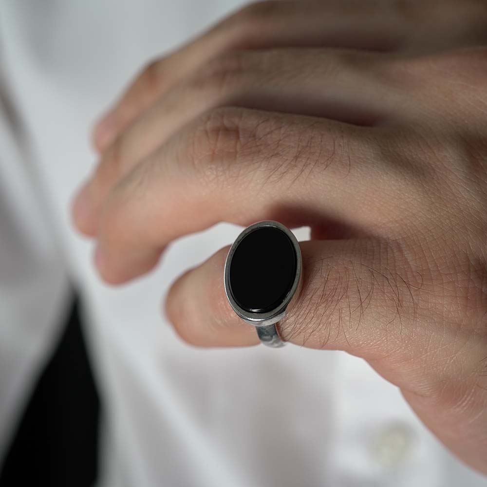 Black Oval Royal Silver Ring Basic model